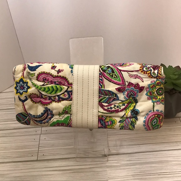 Cute colorful vera Bradley clutch - Picture 5 of 11